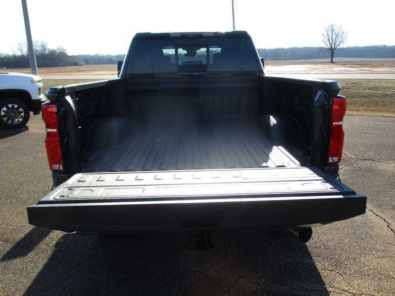 Chevrolet Silverado 2500HD LTZ Crew Cab Long Box 4WD 2026
