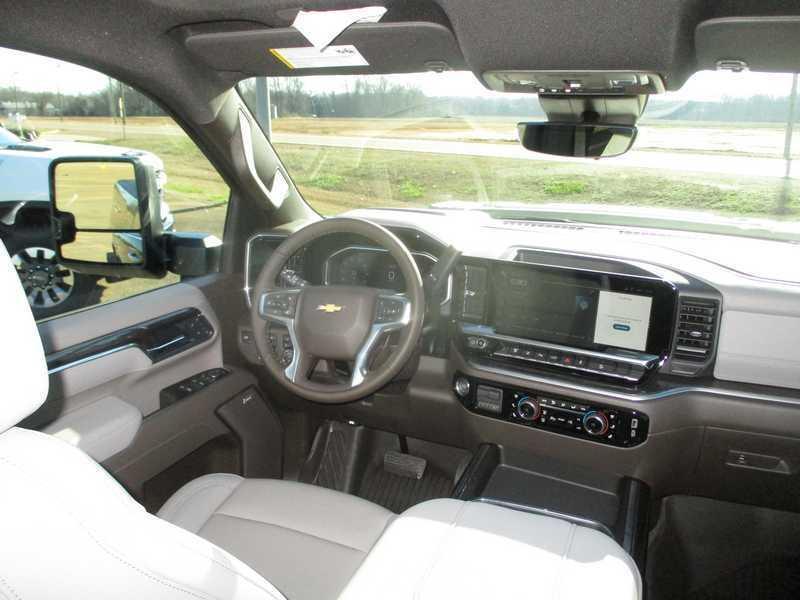 Chevrolet Silverado 2500HD LTZ Crew Cab Long Box 4WD 2026