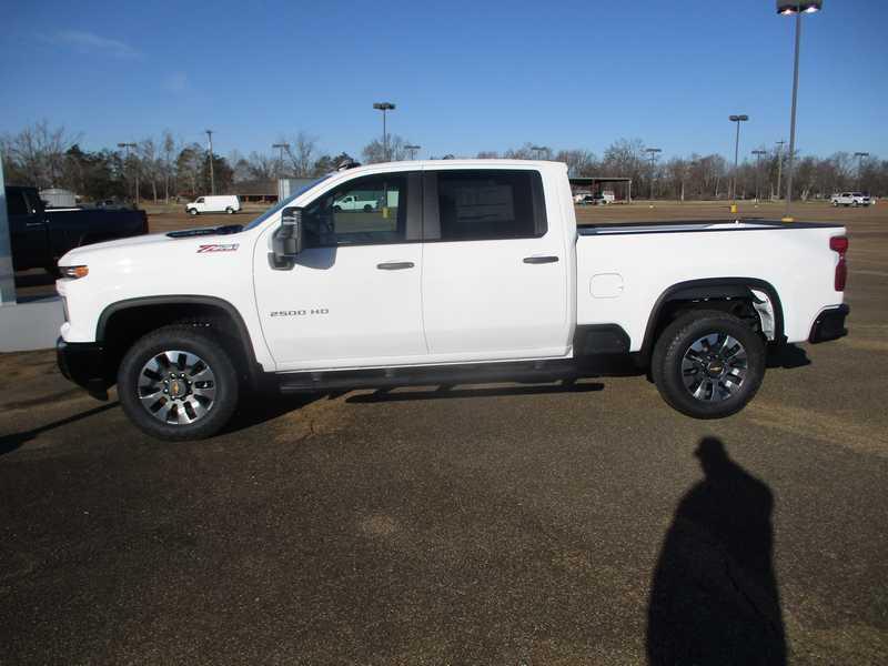 Chevrolet Silverado 2500HD Custom Crew Cab Short Box 4WD 2026
