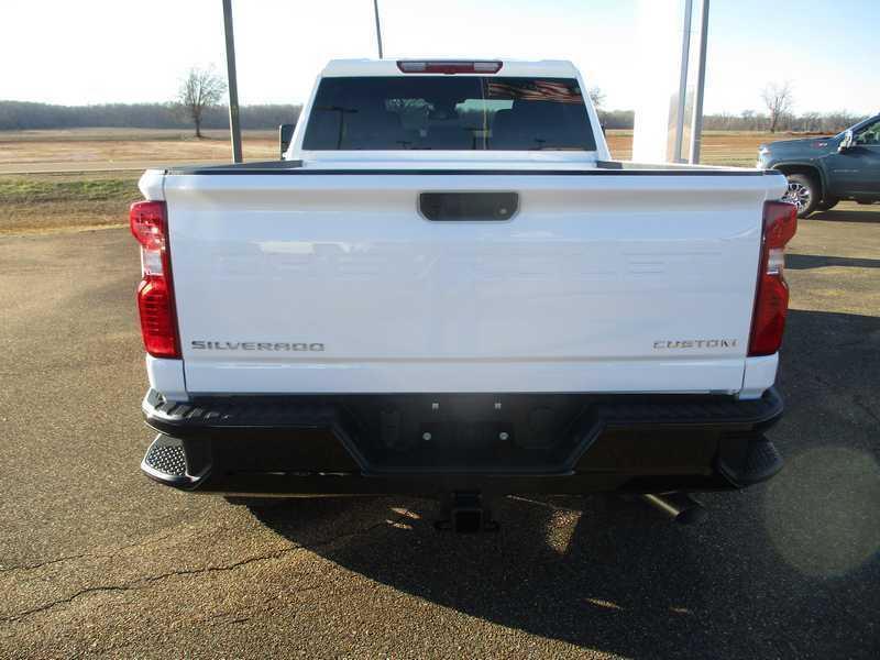 Chevrolet Silverado 2500HD Custom Crew Cab Short Box 4WD 2026