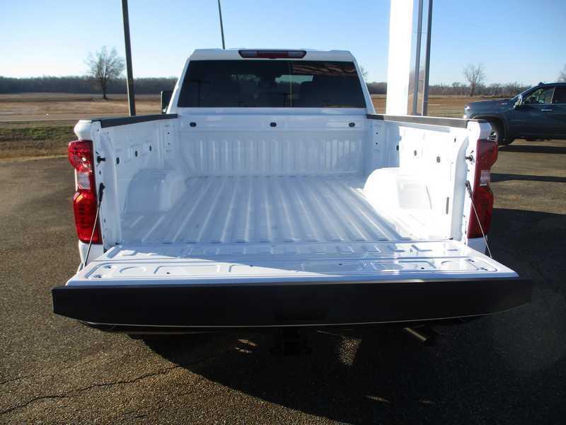 Chevrolet Silverado 2500HD Custom Crew Cab Short Box 4WD 2026