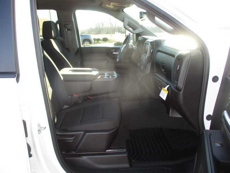 Chevrolet Silverado 2500HD Custom Crew Cab Short Box 4WD 2026