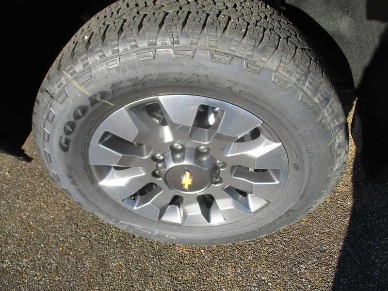 Chevrolet Silverado 2500HD Custom Crew Cab Short Box 4WD 2026