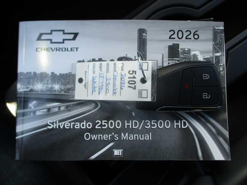 Chevrolet Silverado 2500HD Custom Crew Cab Short Box 4WD 2026