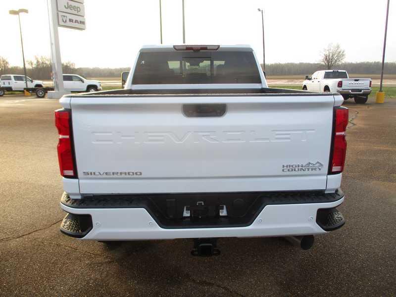 Chevrolet Silverado 2500HD High Country Crew Cab Long Box 4WD 2026