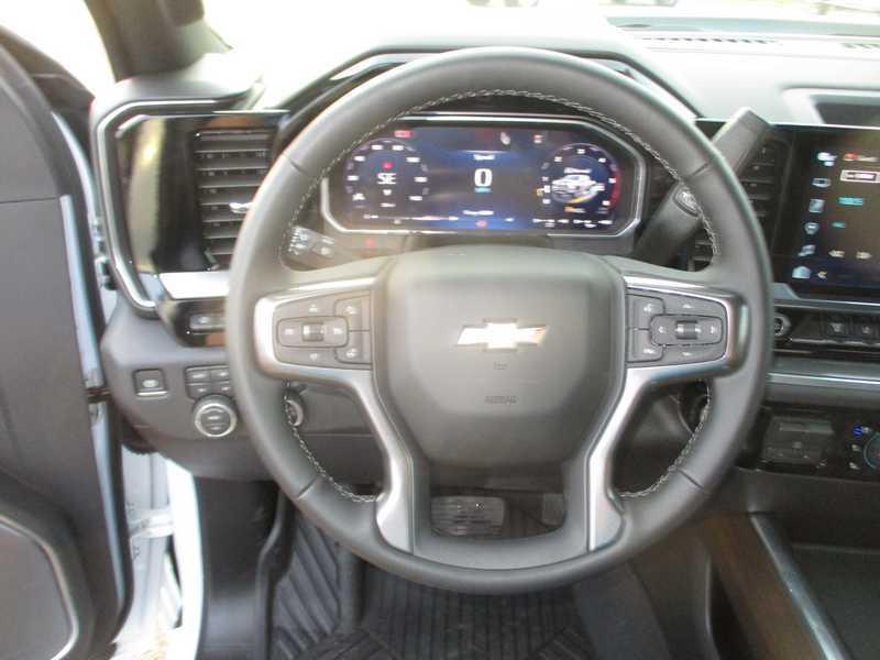 Chevrolet Silverado 2500HD High Country Crew Cab Long Box 4WD 2026