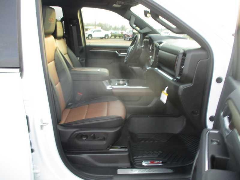 Chevrolet Silverado 2500HD High Country Crew Cab Long Box 4WD 2026