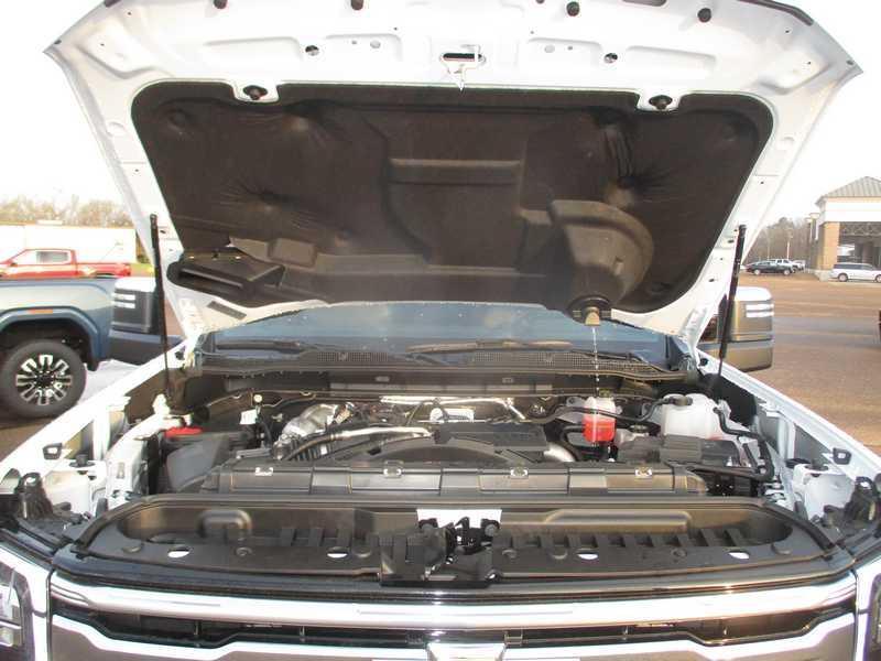 Chevrolet Silverado 2500HD High Country Crew Cab Long Box 4WD 2026