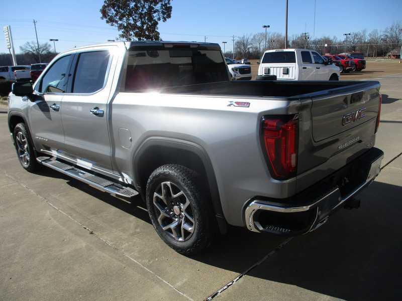 GMC Sierra 1500 SLT Crew Cab 4WD 2026