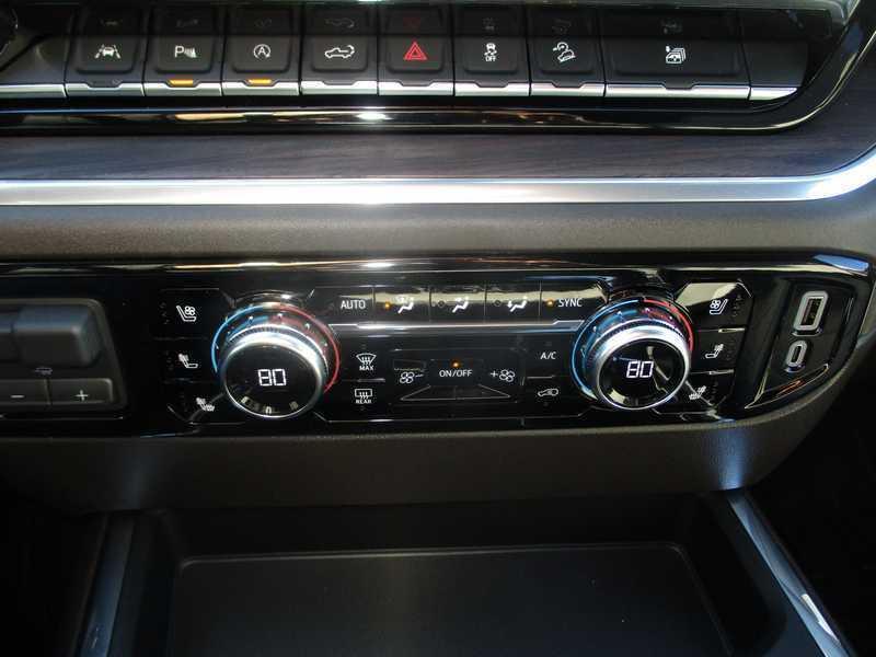 GMC Sierra 1500 SLT Crew Cab 4WD 2026