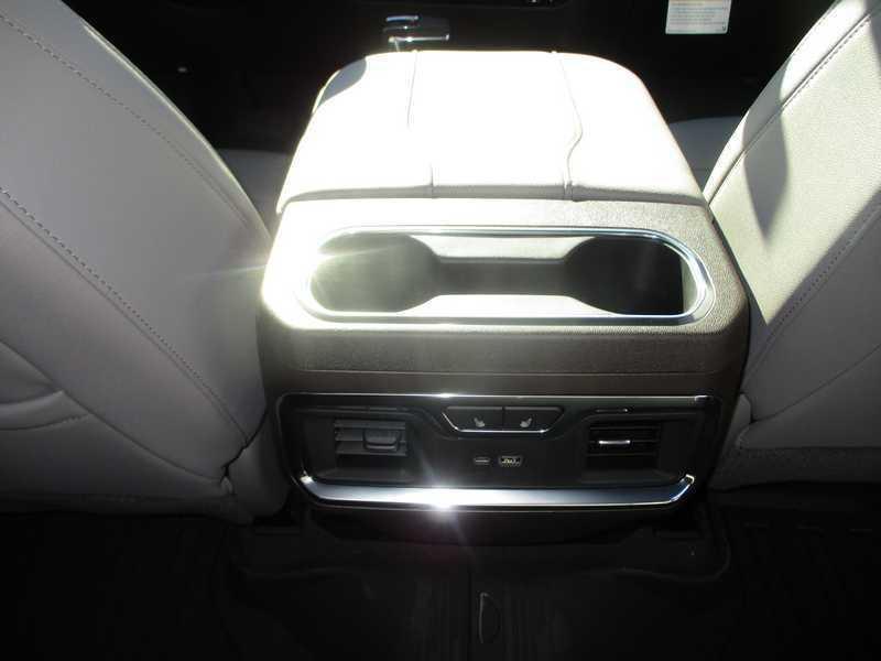 GMC Sierra 1500 SLT Crew Cab 4WD 2026