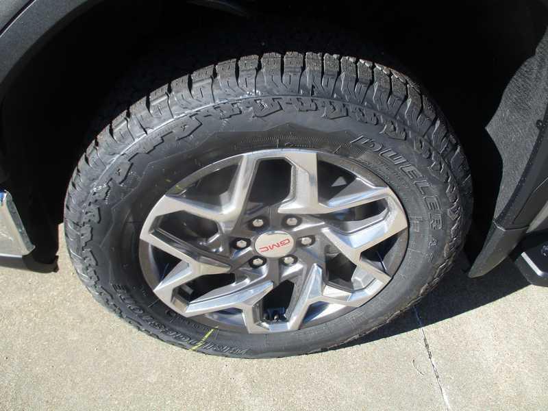 GMC Sierra 1500 SLT Crew Cab 4WD 2026