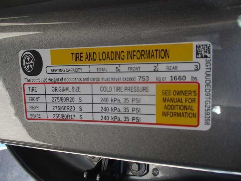 GMC Sierra 1500 SLT Crew Cab 4WD 2026