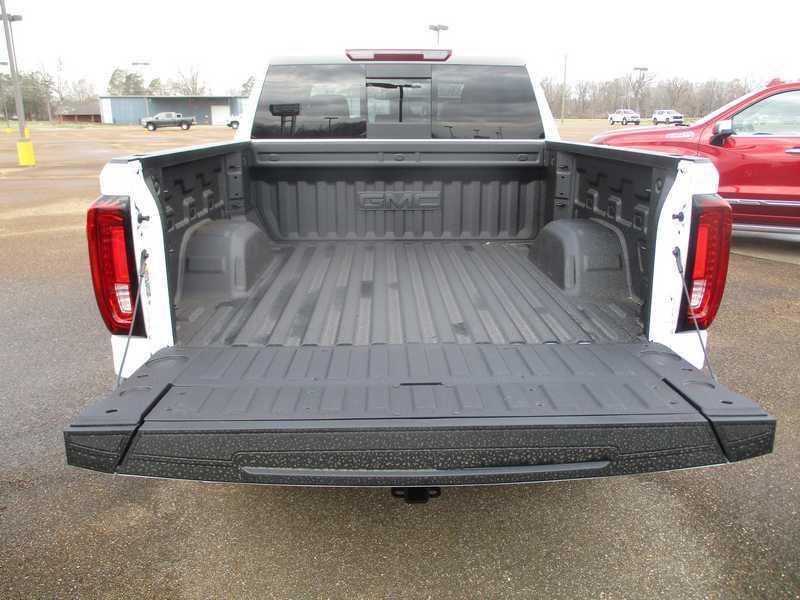 GMC Sierra 1500 SLT Crew Cab 4WD 2026