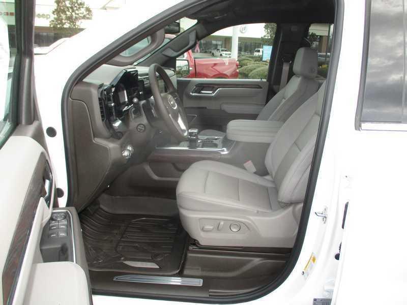 GMC Sierra 1500 SLT Crew Cab 4WD 2026