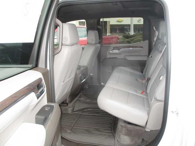 GMC Sierra 1500 SLT Crew Cab 4WD 2026