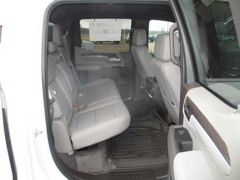 GMC Sierra 1500 SLT Crew Cab 4WD 2026