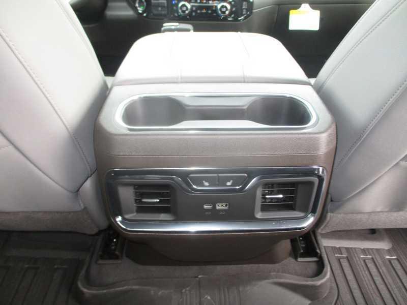 GMC Sierra 1500 SLT Crew Cab 4WD 2026