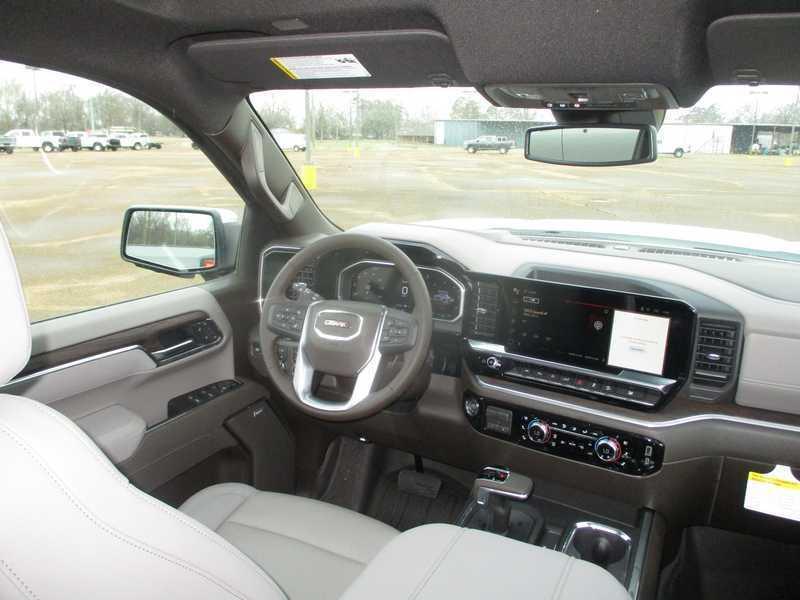 GMC Sierra 1500 SLT Crew Cab 4WD 2026