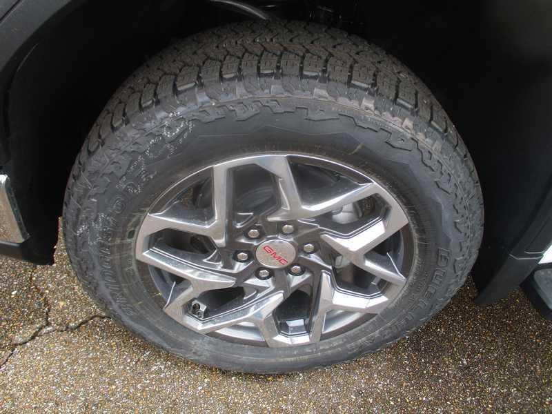 GMC Sierra 1500 SLT Crew Cab 4WD 2026