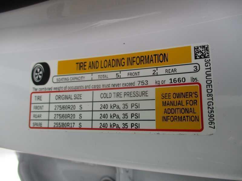 GMC Sierra 1500 SLT Crew Cab 4WD 2026