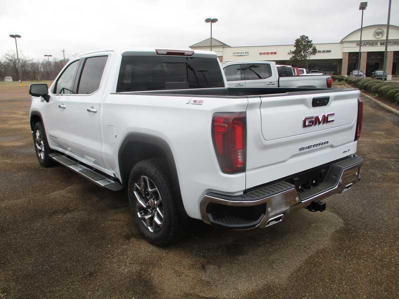 GMC Sierra 1500 SLT Crew Cab 4WD 2026