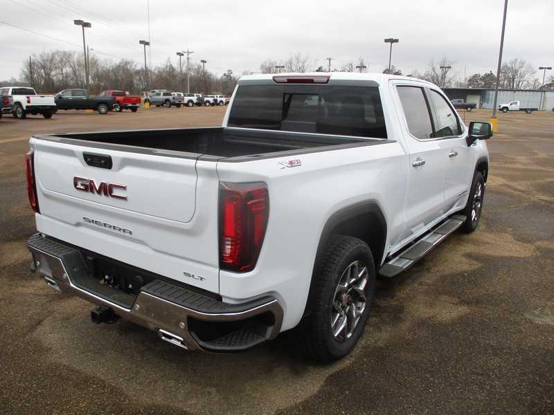 GMC Sierra 1500 SLT Crew Cab 4WD 2026