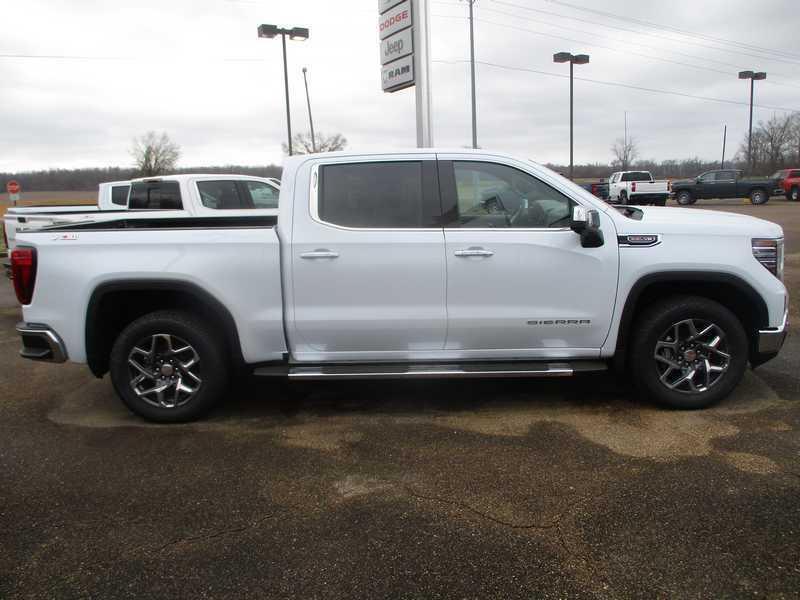 GMC Sierra 1500 SLT Crew Cab 4WD 2026