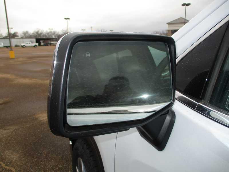 GMC Sierra 1500 SLT Crew Cab 4WD 2026