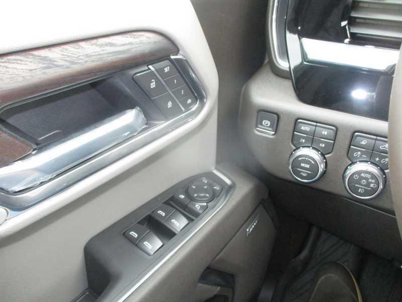 GMC Sierra 1500 SLT Crew Cab 4WD 2026