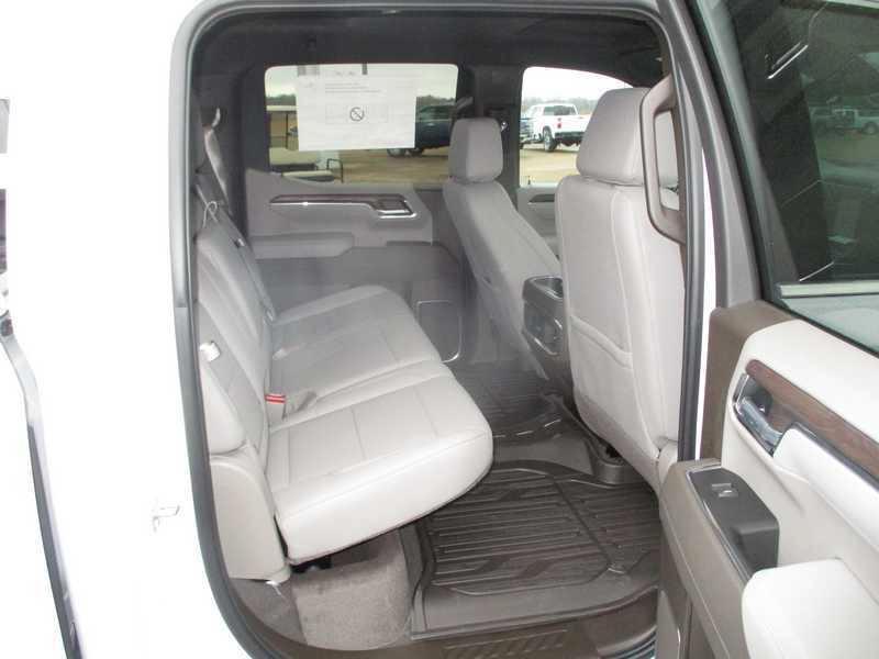 GMC Sierra 1500 SLT Crew Cab 4WD 2026