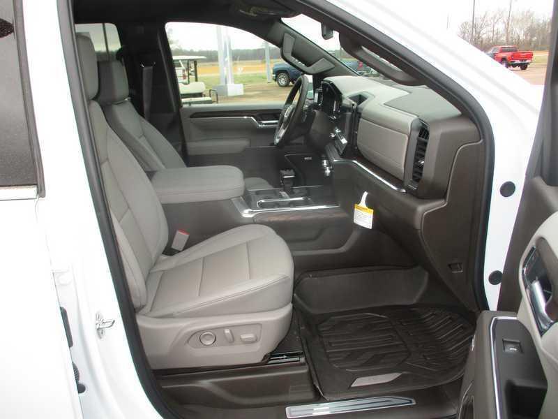 GMC Sierra 1500 SLT Crew Cab 4WD 2026