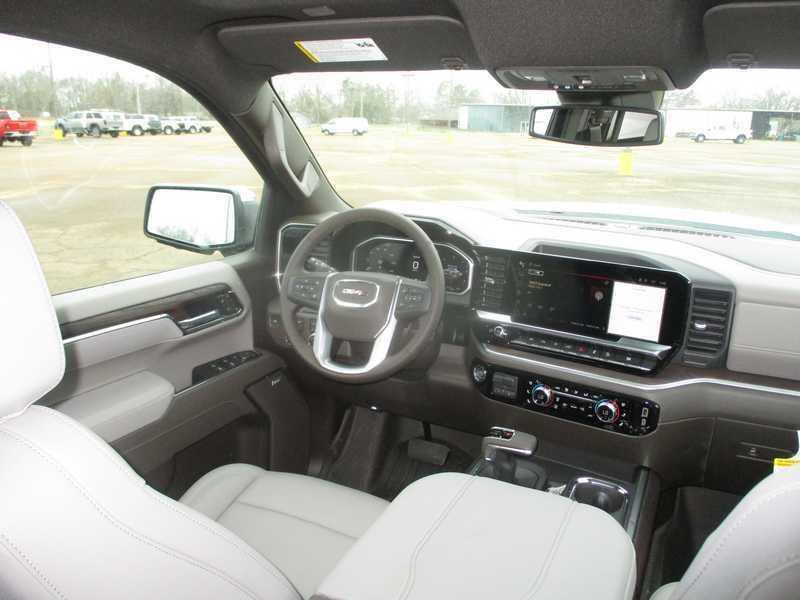 GMC Sierra 1500 SLT Crew Cab 4WD 2026