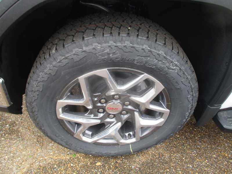 GMC Sierra 1500 SLT Crew Cab 4WD 2026