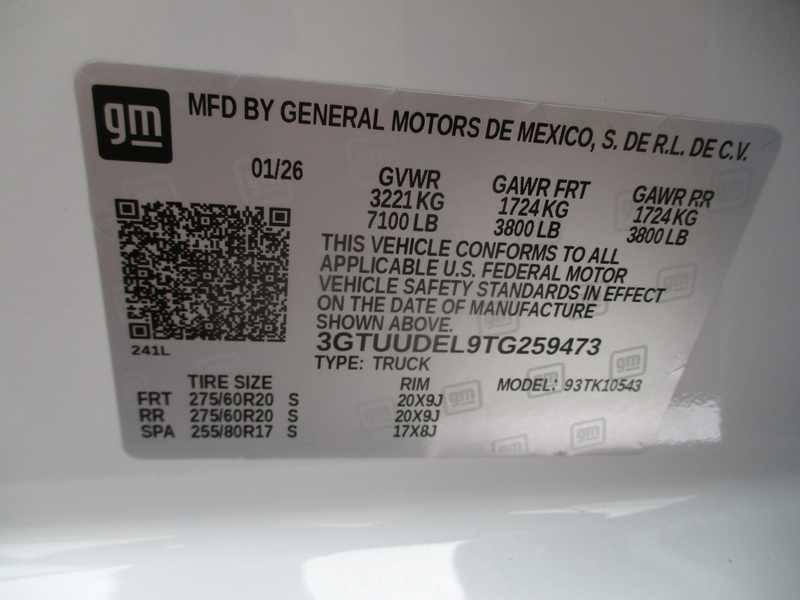 GMC Sierra 1500 SLT Crew Cab 4WD 2026