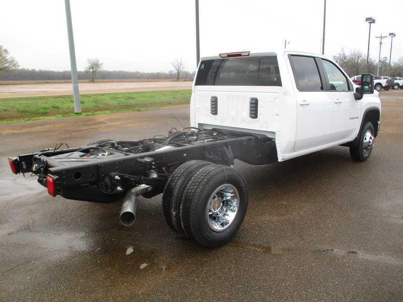 Chevrolet Silverado 3500HD LT Crew Cab 4WD 2026