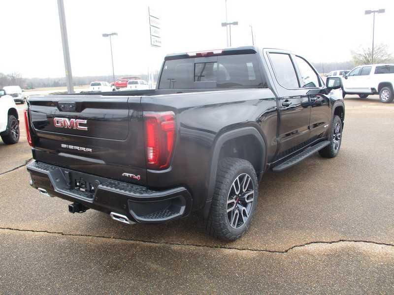 GMC Sierra 1500 AT4 Crew Cab 4WD 2026