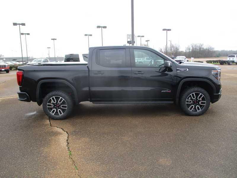 GMC Sierra 1500 AT4 Crew Cab 4WD 2026