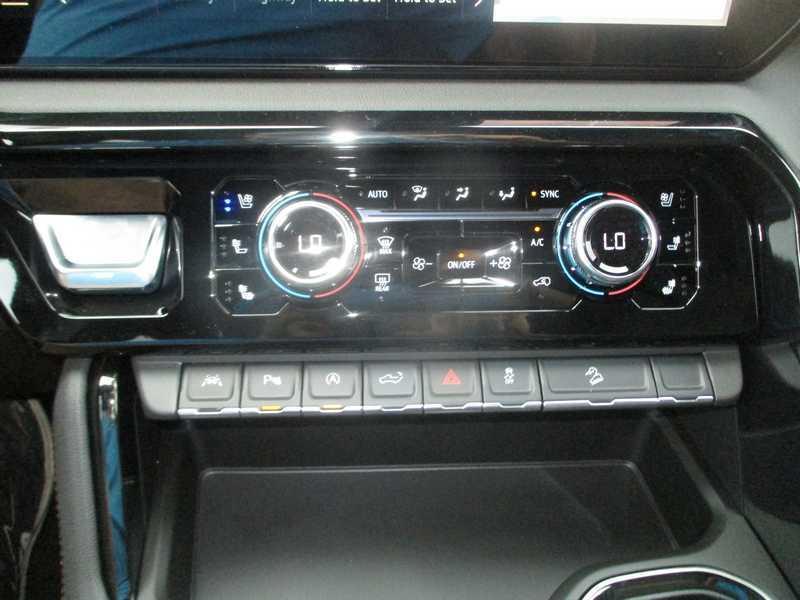 GMC Sierra 1500 AT4 Crew Cab 4WD 2026