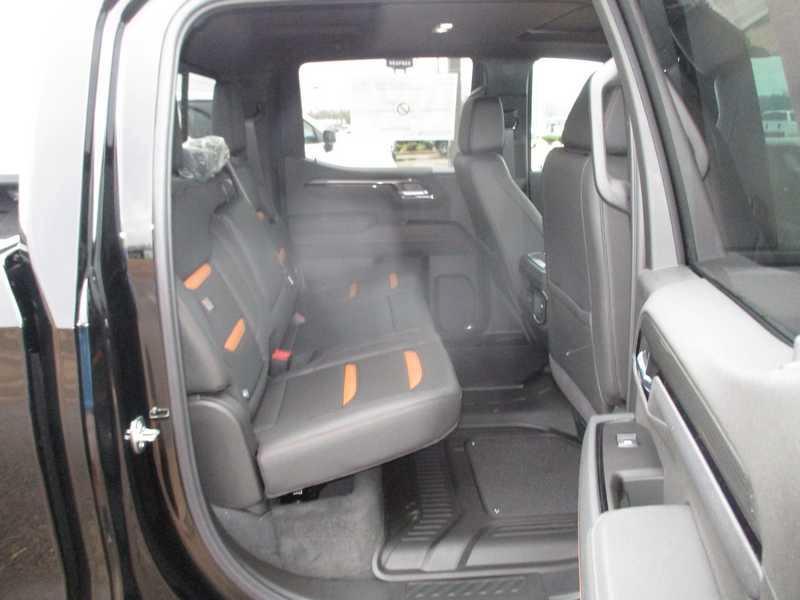 GMC Sierra 1500 AT4 Crew Cab 4WD 2026