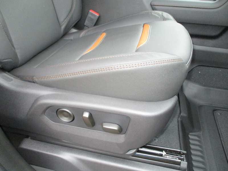 GMC Sierra 1500 AT4 Crew Cab 4WD 2026