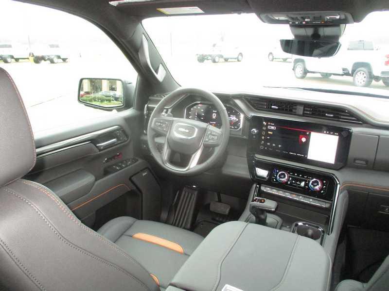 GMC Sierra 1500 AT4 Crew Cab 4WD 2026