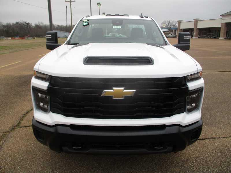 Chevrolet 3500 Chassis-Cabs Reg Cab 135.5" WB 2026