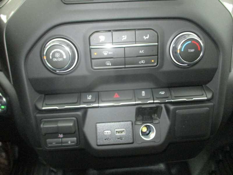 Chevrolet 3500 Chassis-Cabs Reg Cab 135.5" WB 2026