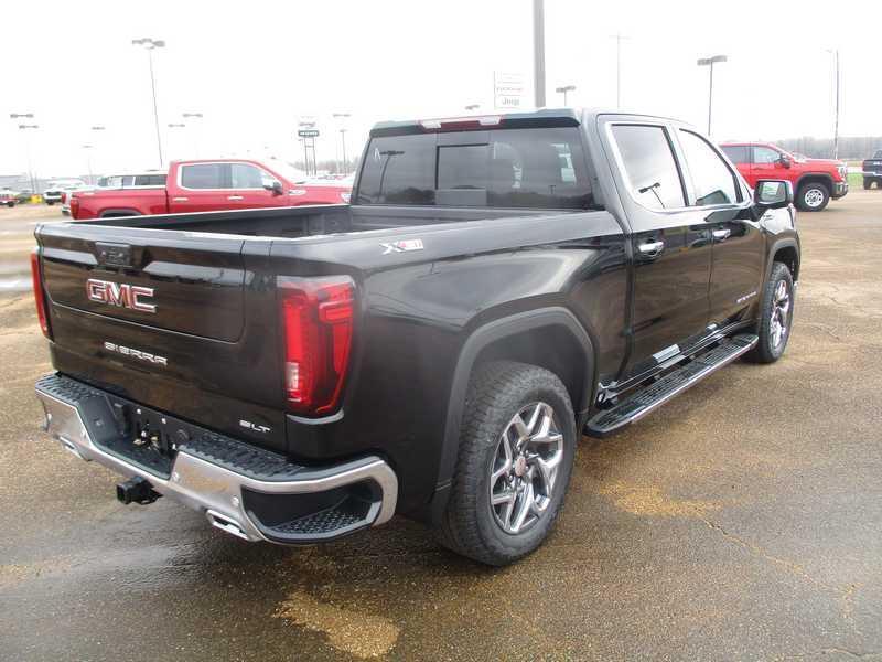 GMC Sierra 1500 SLT Crew Cab 4WD 2026