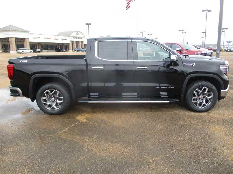 GMC Sierra 1500 SLT Crew Cab 4WD 2026