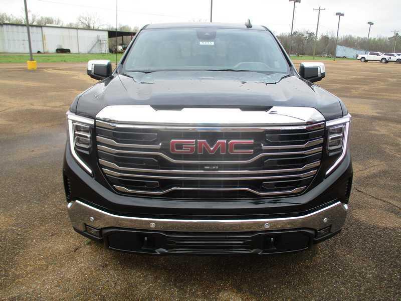 GMC Sierra 1500 SLT Crew Cab 4WD 2026