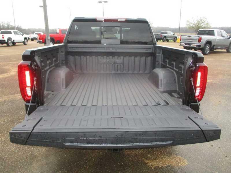 GMC Sierra 1500 SLT Crew Cab 4WD 2026