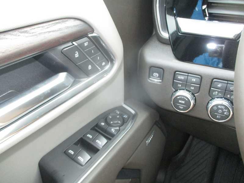 GMC Sierra 1500 SLT Crew Cab 4WD 2026