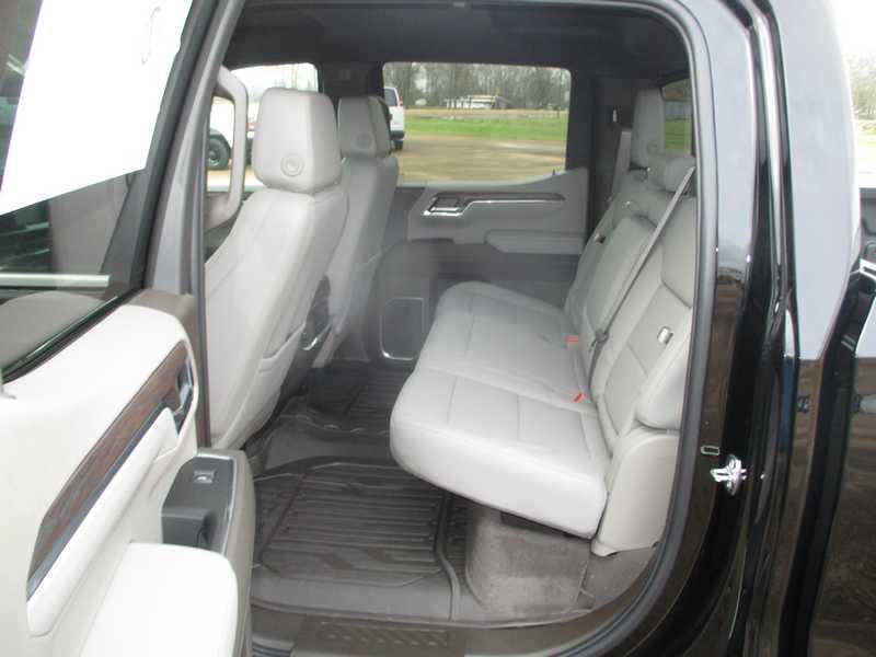 GMC Sierra 1500 SLT Crew Cab 4WD 2026